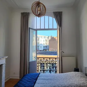 Maison d'hôtes Brussels Bed & Blockchain Private With Shared Bathroom Etterbeek